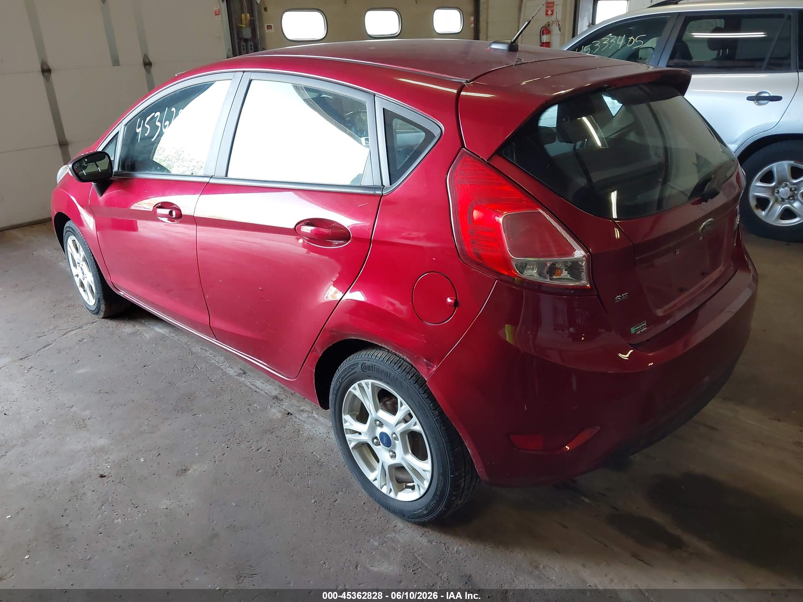 2016 Ford Fiesta Se Красный vin: 3FADP4EJ1GM150881