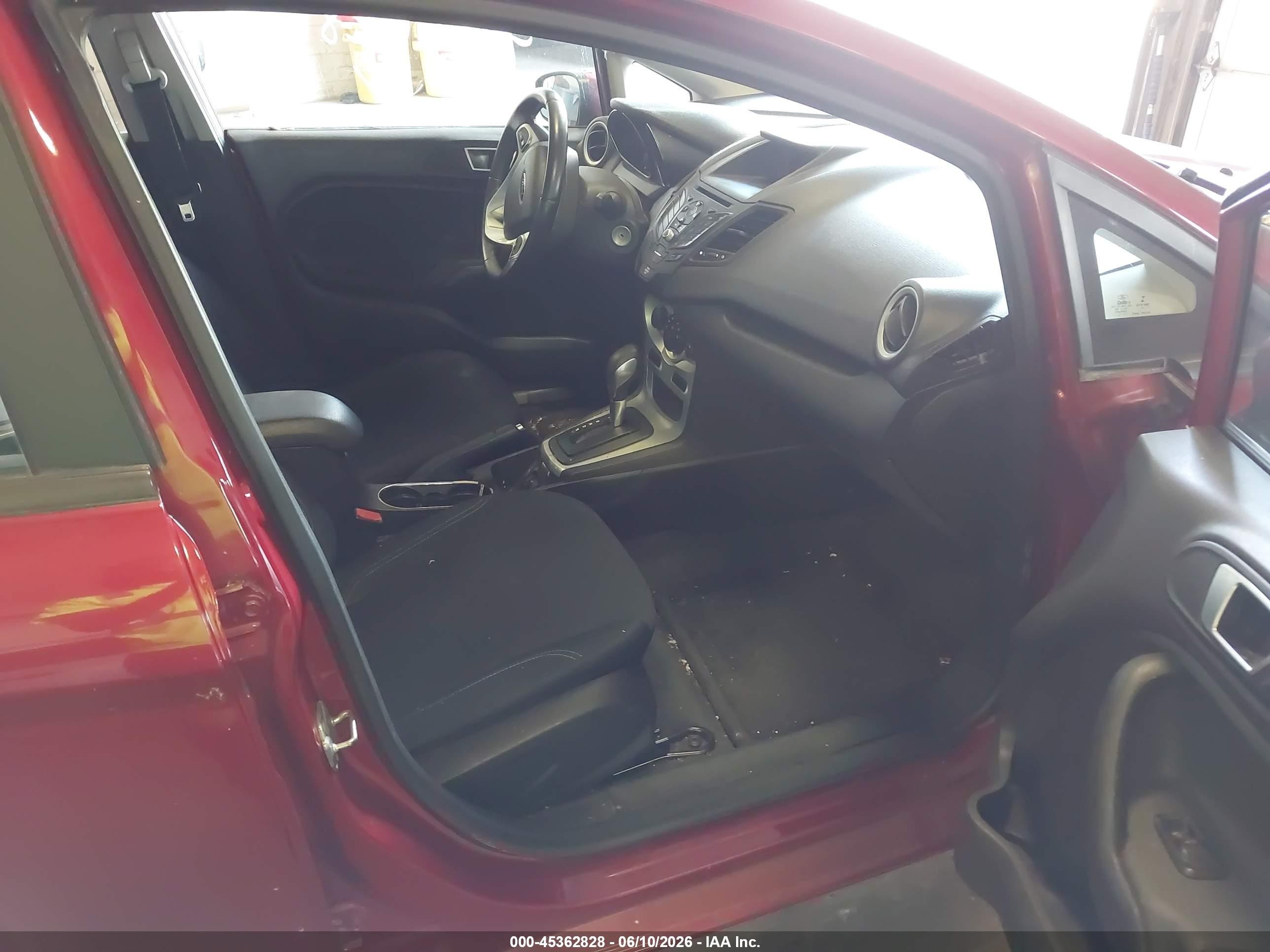 2016 Ford Fiesta Se Красный vin: 3FADP4EJ1GM150881