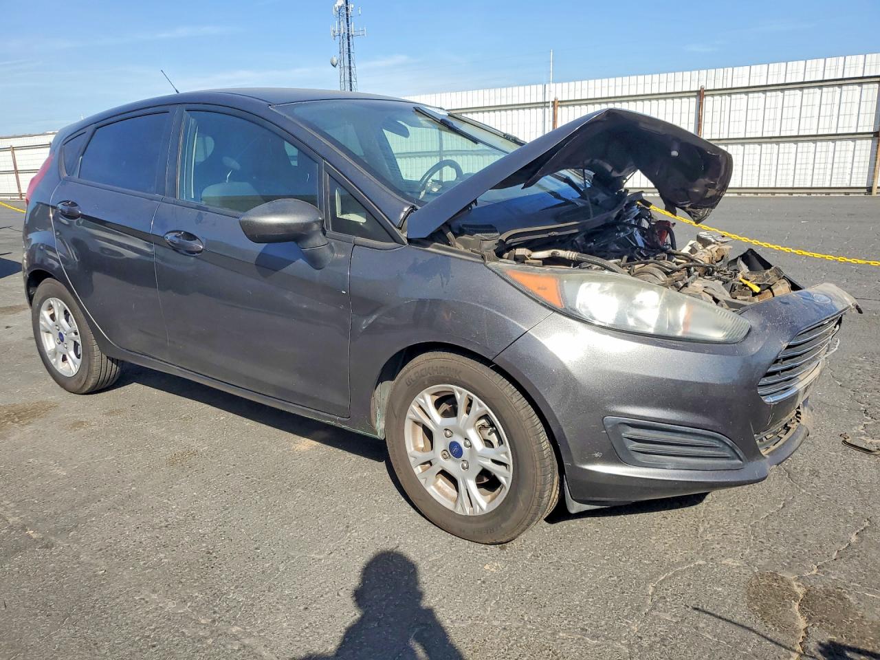 2016 Ford Fiesta Se Серый vin: 3FADP4EJ1GM174713