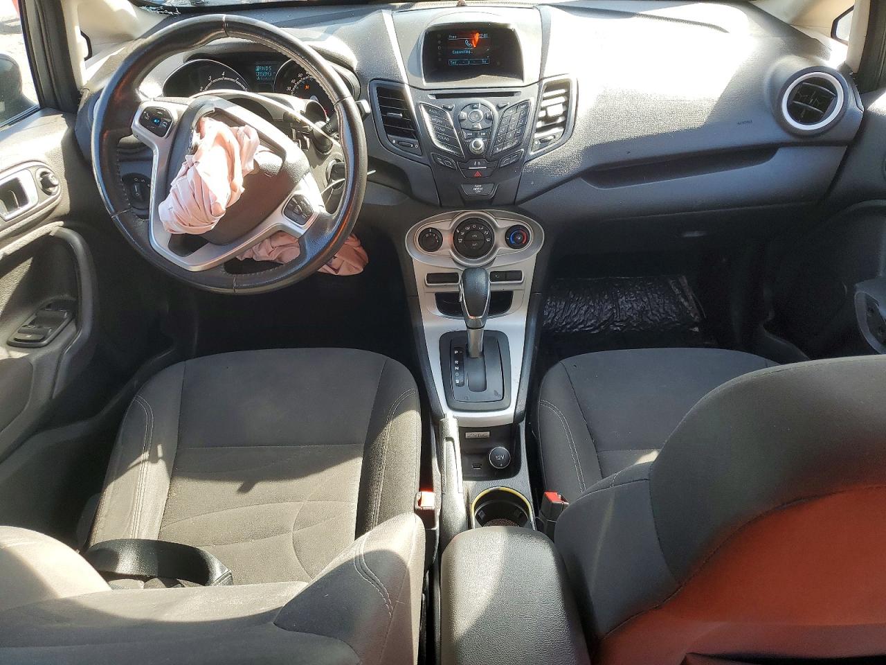 2016 Ford Fiesta Se Серый vin: 3FADP4EJ1GM174713