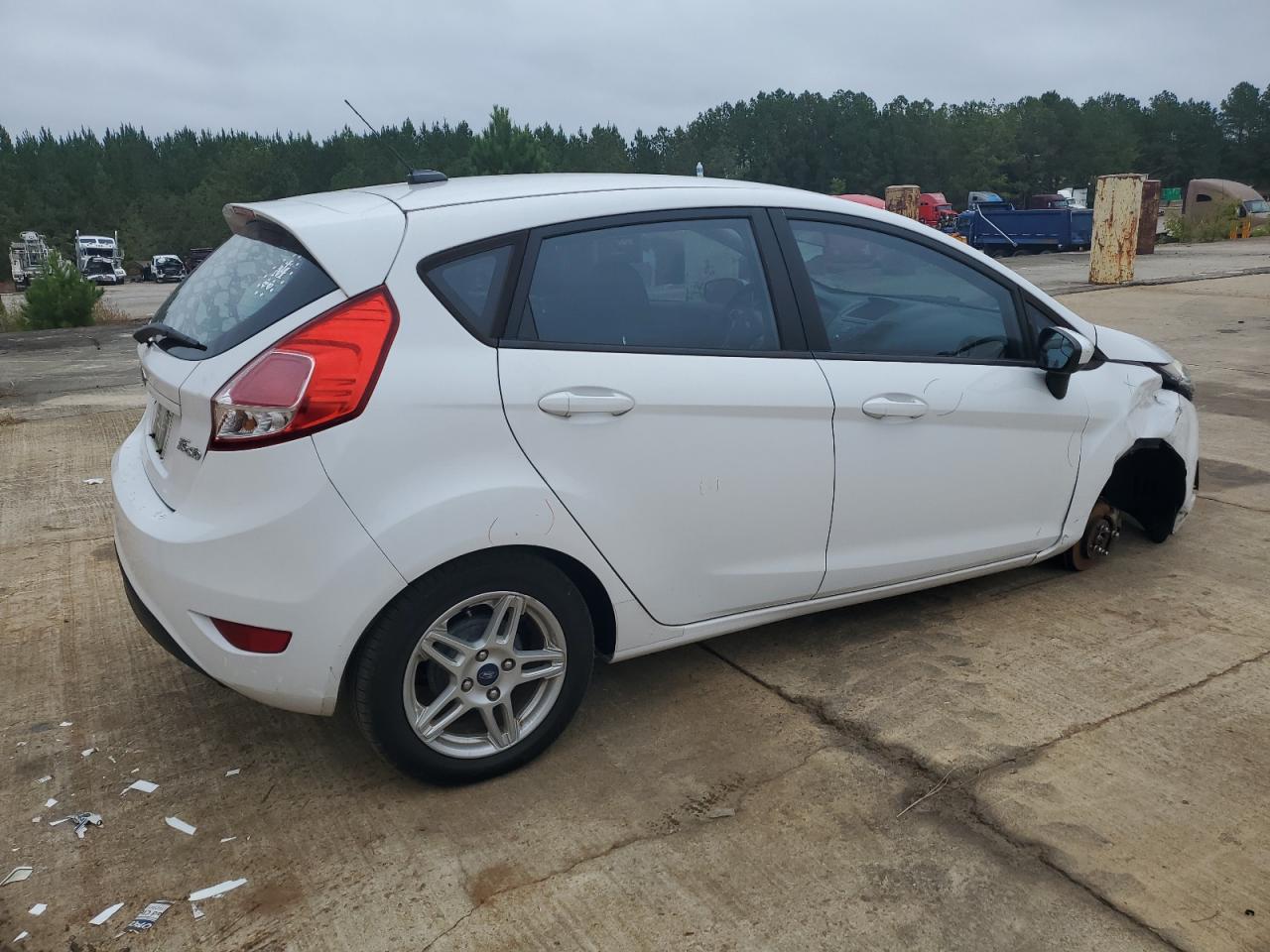 2018 Ford Fiesta Se White vin: 3FADP4EJ1JM105852