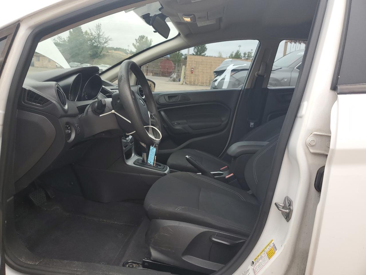2018 Ford Fiesta Se White vin: 3FADP4EJ1JM105852