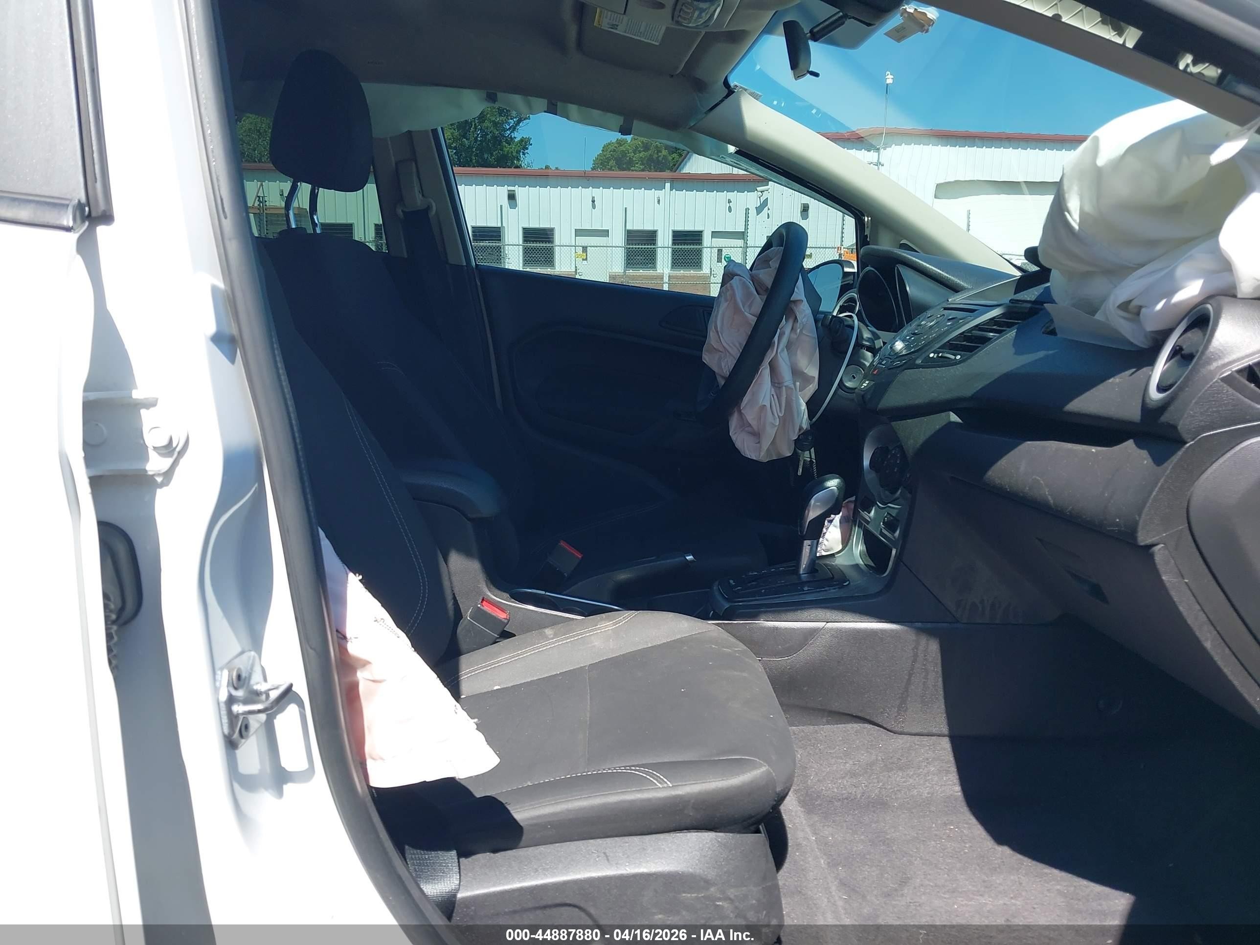 2018 Ford Fiesta Se White vin: 3FADP4EJ1JM110629