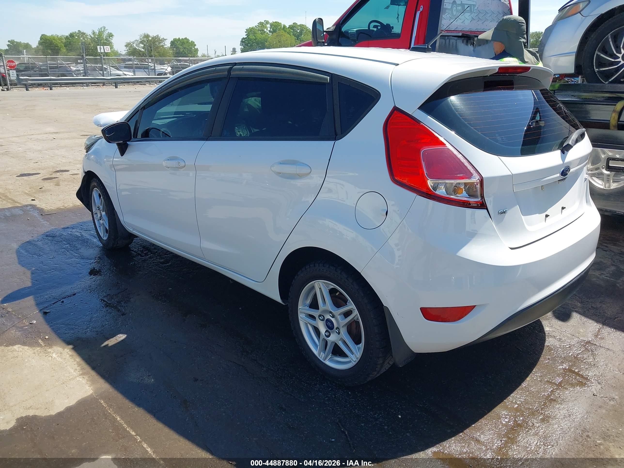 2018 Ford Fiesta Se White vin: 3FADP4EJ1JM110629