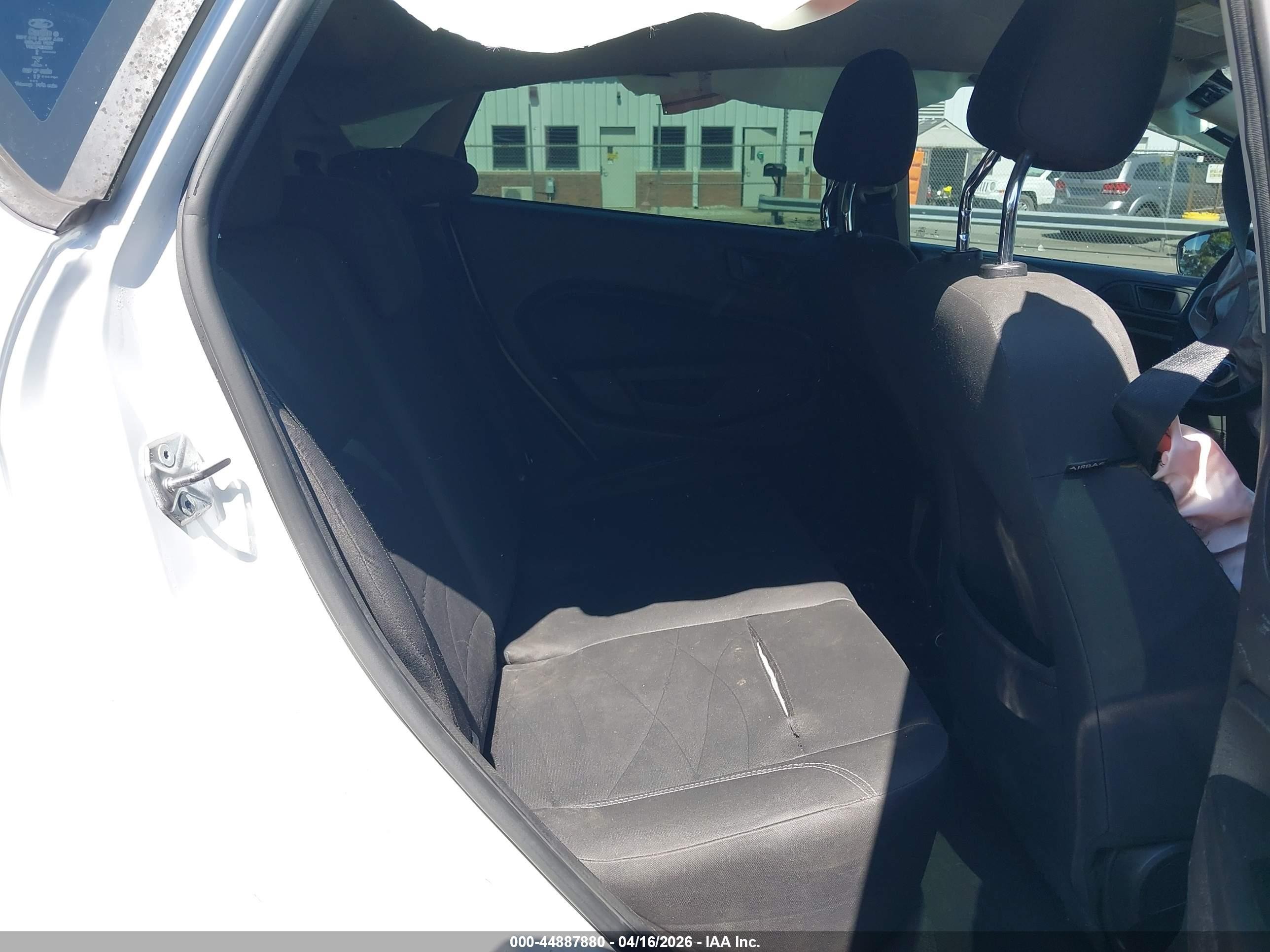 2018 Ford Fiesta Se White vin: 3FADP4EJ1JM110629