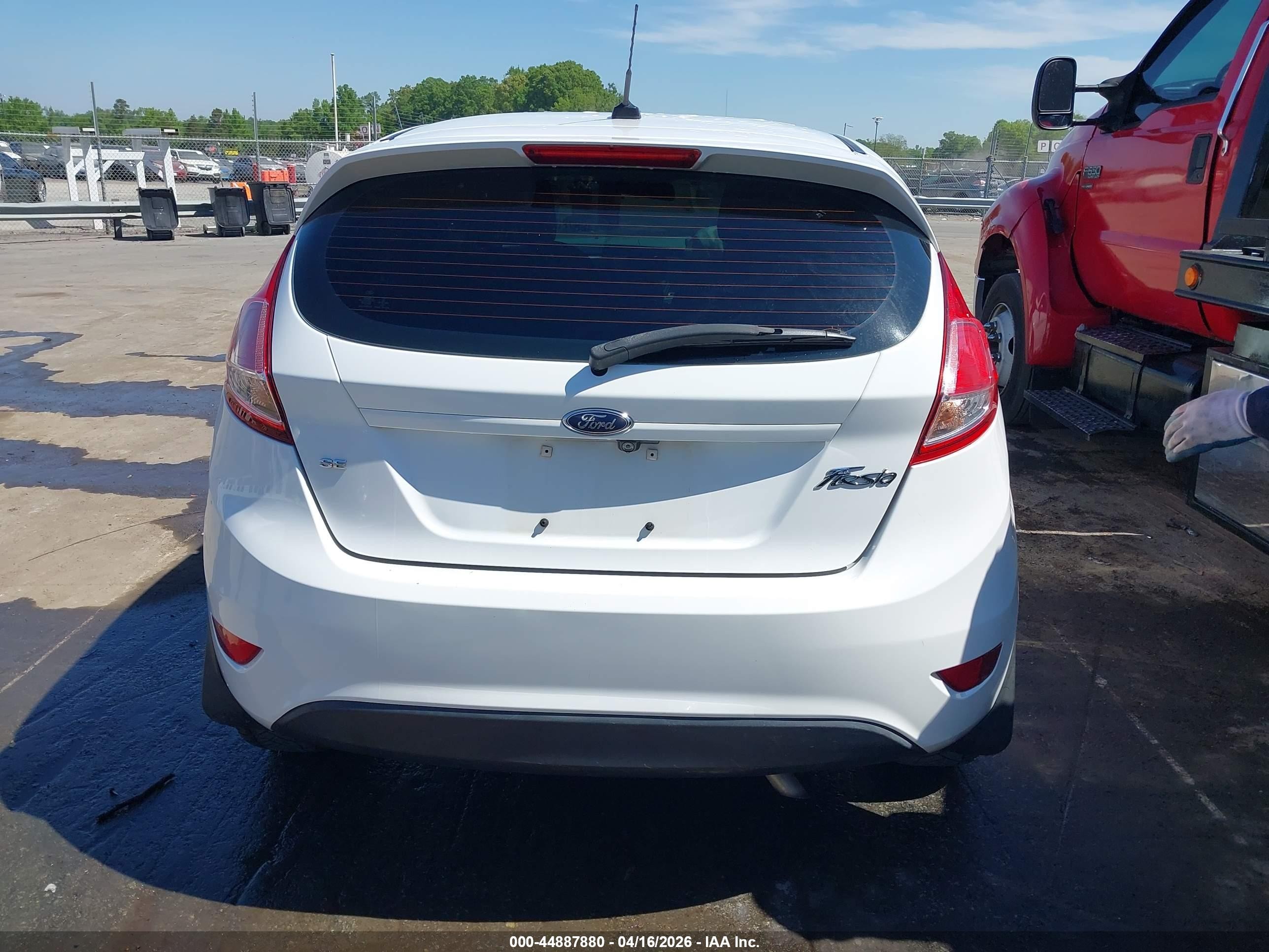 2018 Ford Fiesta Se White vin: 3FADP4EJ1JM110629