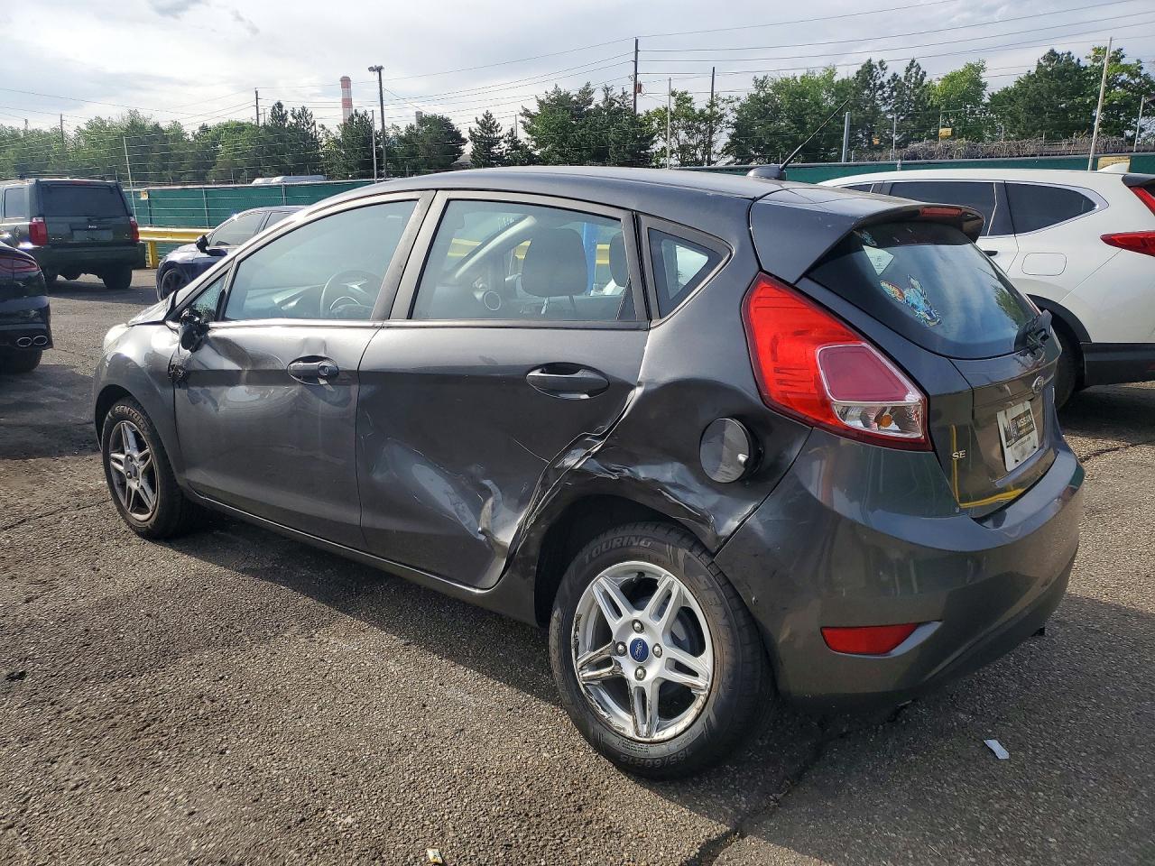2018 Ford Fiesta Se Gray vin: 3FADP4EJ1JM112509