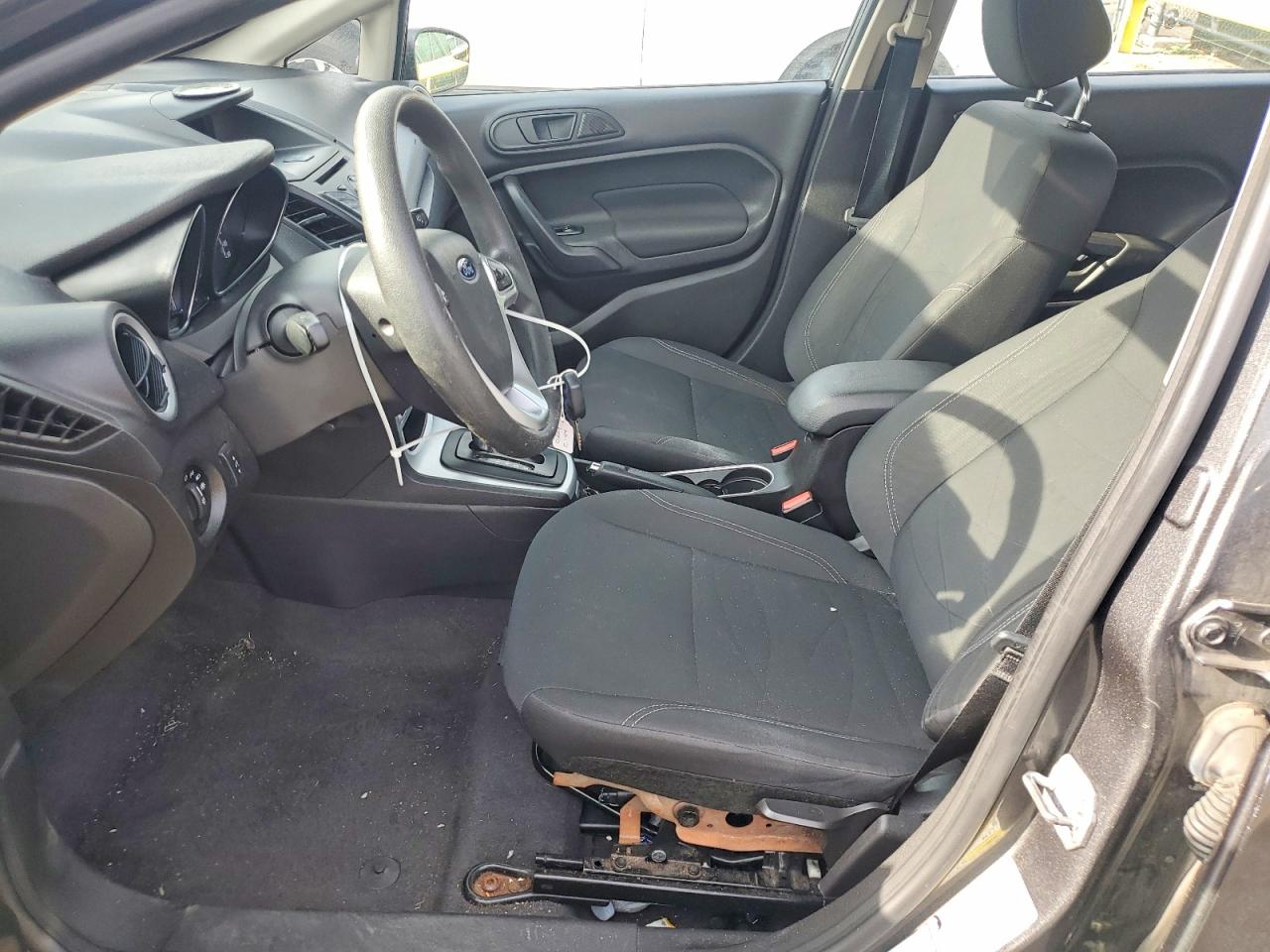 2018 Ford Fiesta Se Gray vin: 3FADP4EJ1JM112509