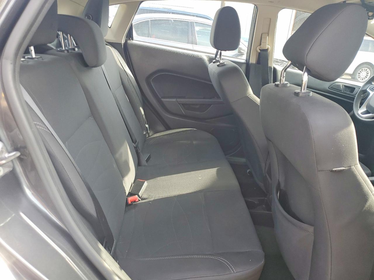 2018 Ford Fiesta Se Gray vin: 3FADP4EJ1JM112509
