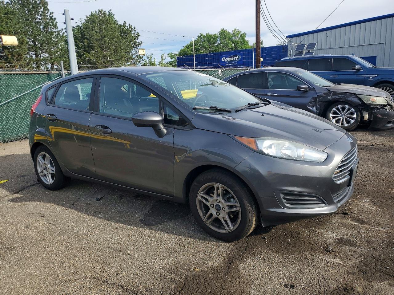 2018 Ford Fiesta Se Gray vin: 3FADP4EJ1JM112509