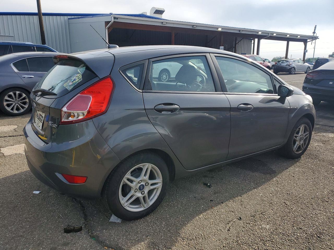 2018 Ford Fiesta Se Gray vin: 3FADP4EJ1JM112509