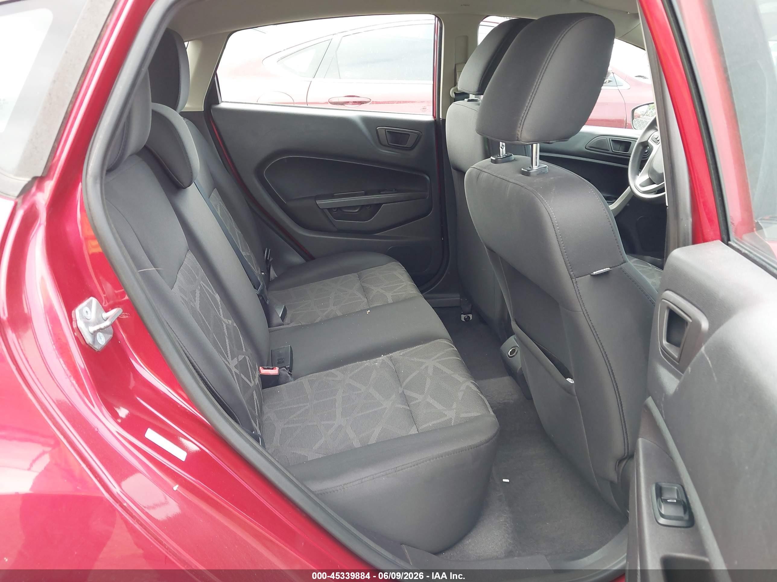 2011 Ford Fiesta Se Red vin: 3FADP4EJ2BM171568