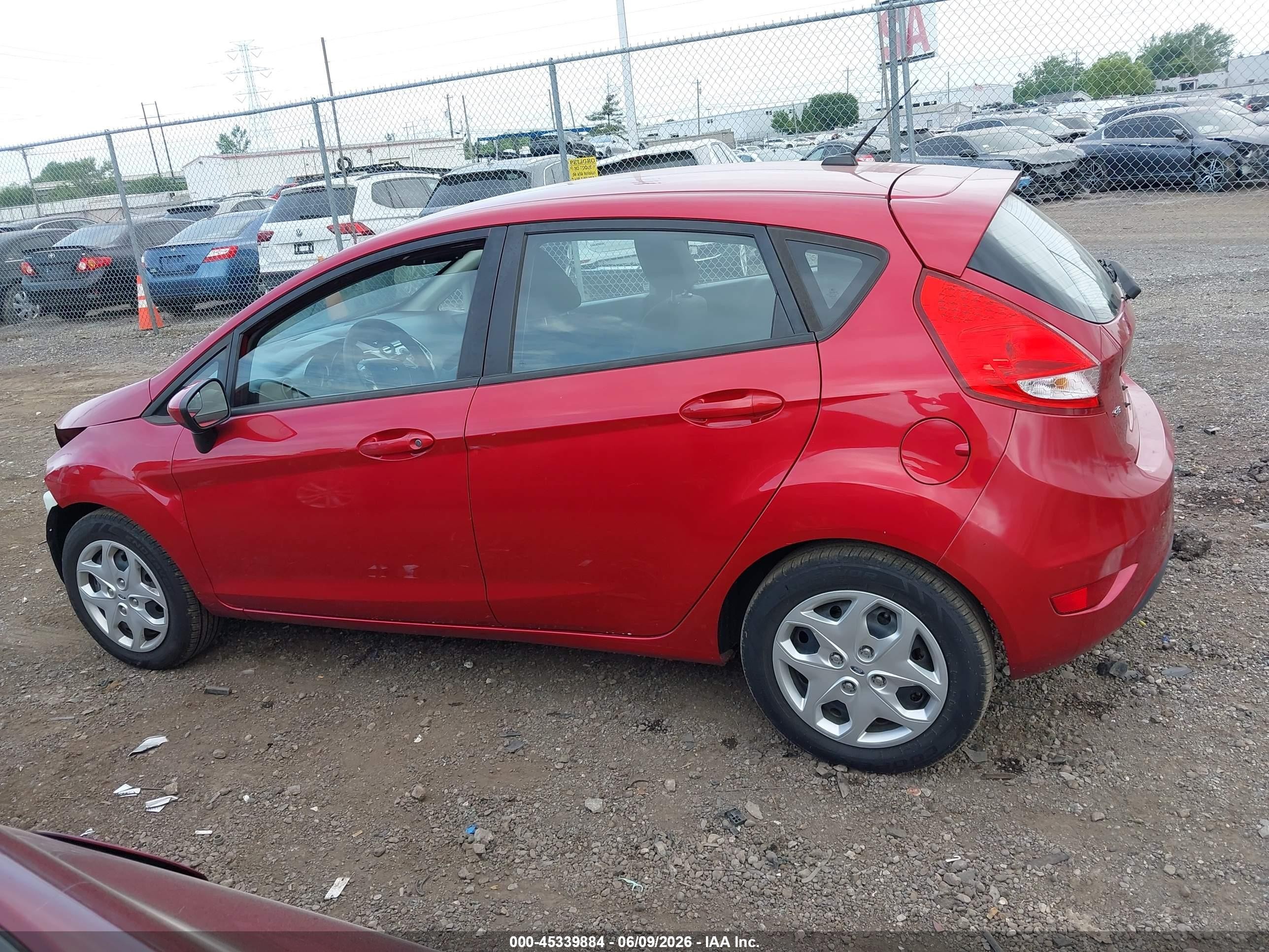2011 Ford Fiesta Se Red vin: 3FADP4EJ2BM171568