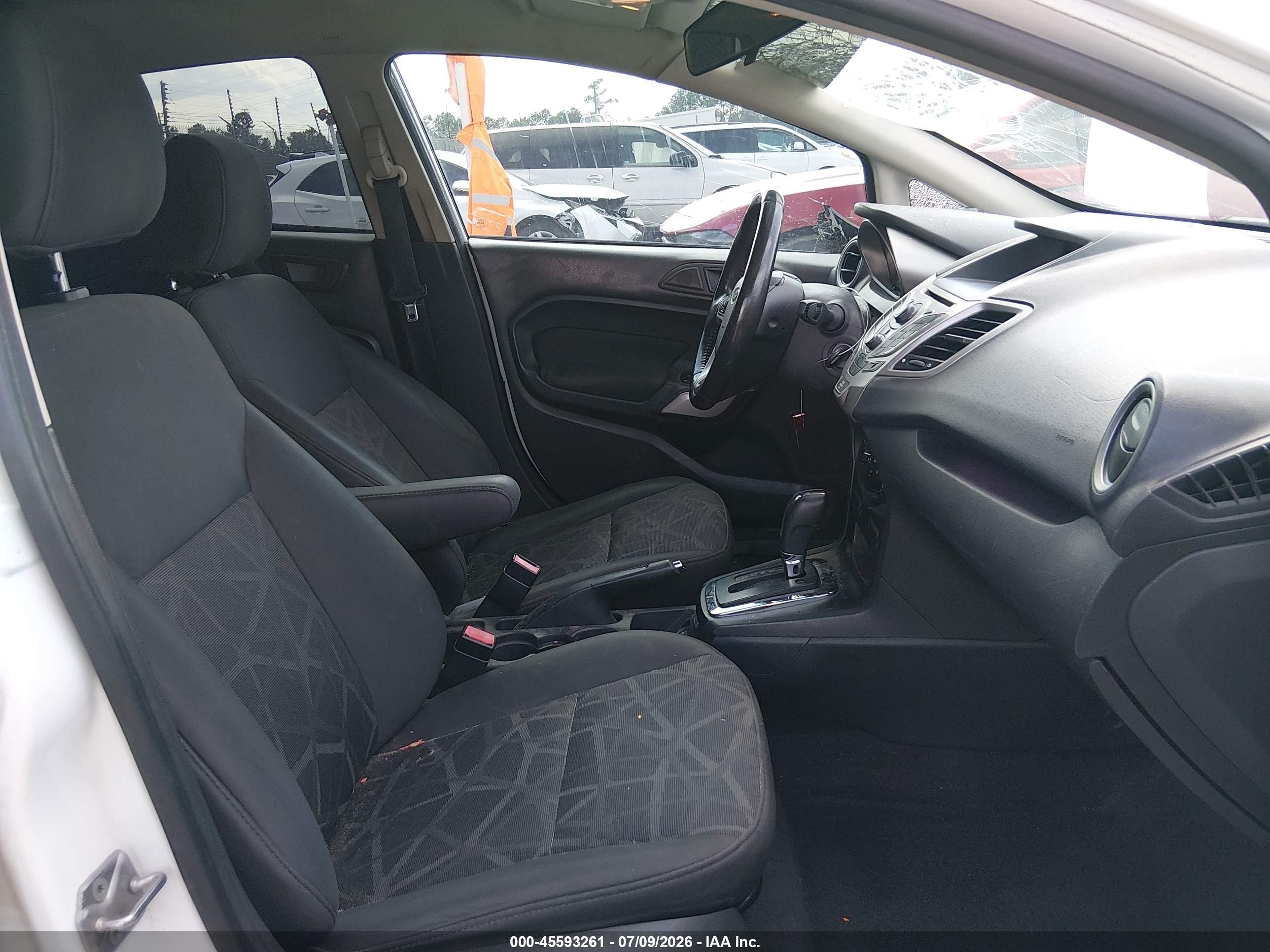 2013 Ford Fiesta Se White vin: 3FADP4EJ2DM109820