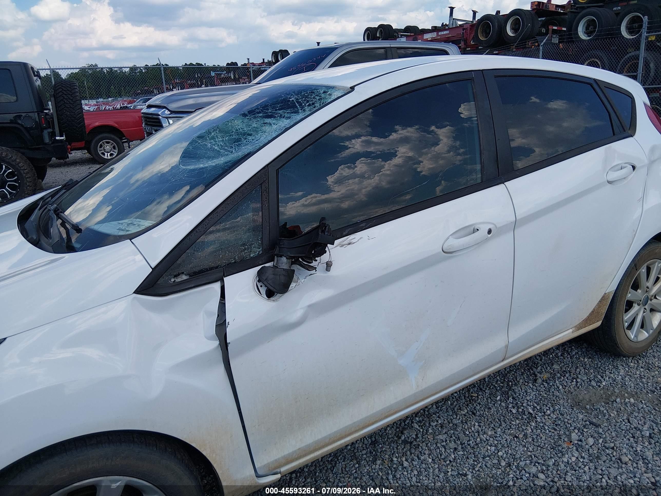2013 Ford Fiesta Se White vin: 3FADP4EJ2DM109820