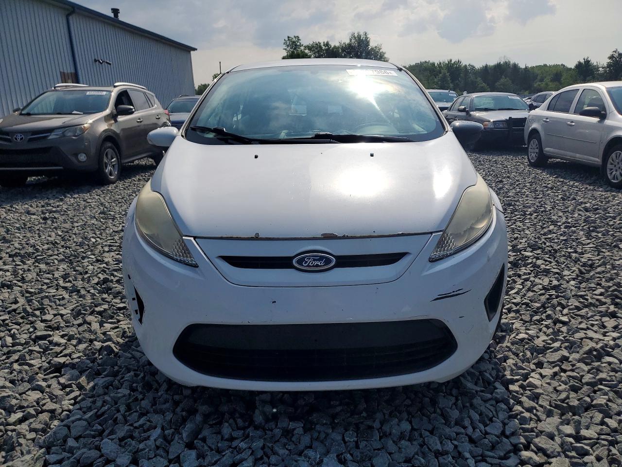 2013 Ford Fiesta Se White vin: 3FADP4EJ2DM201882