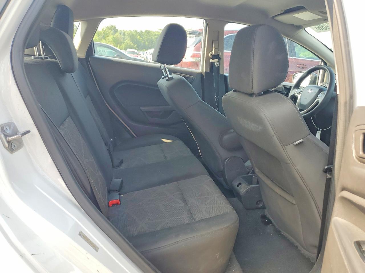 2013 Ford Fiesta Se White vin: 3FADP4EJ2DM201882