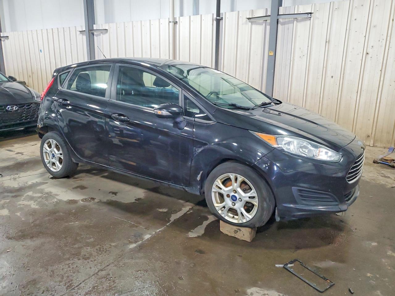 2014 Ford Fiesta Se Черный vin: 3FADP4EJ2EM102660