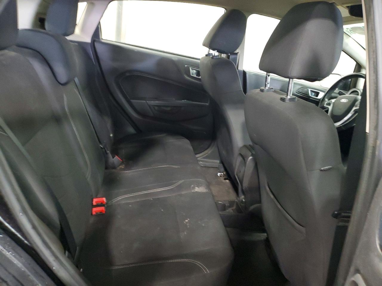2014 Ford Fiesta Se Черный vin: 3FADP4EJ2EM102660