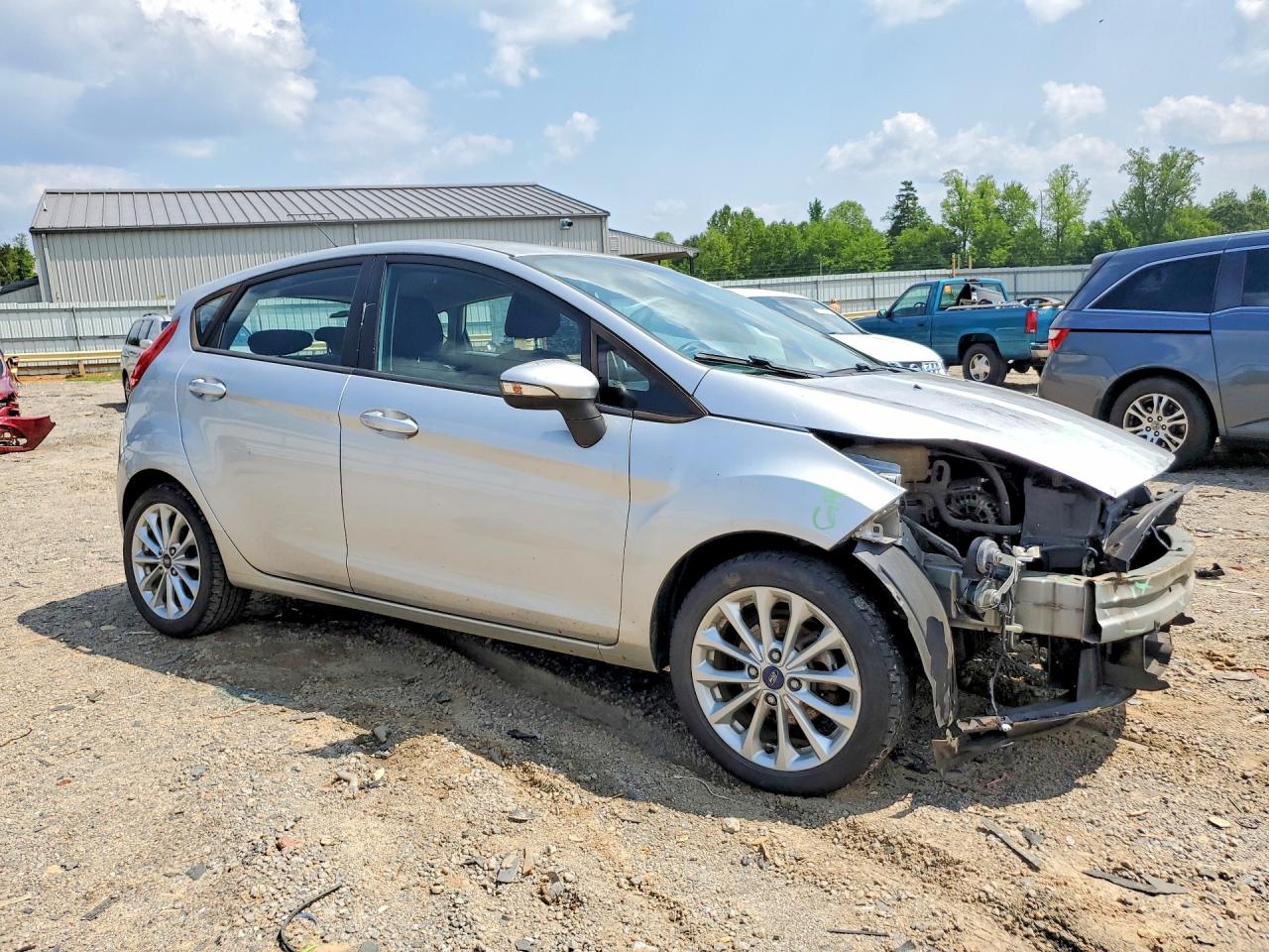 2014 Ford Fiesta Se Серебряный vin: 3FADP4EJ2EM122990