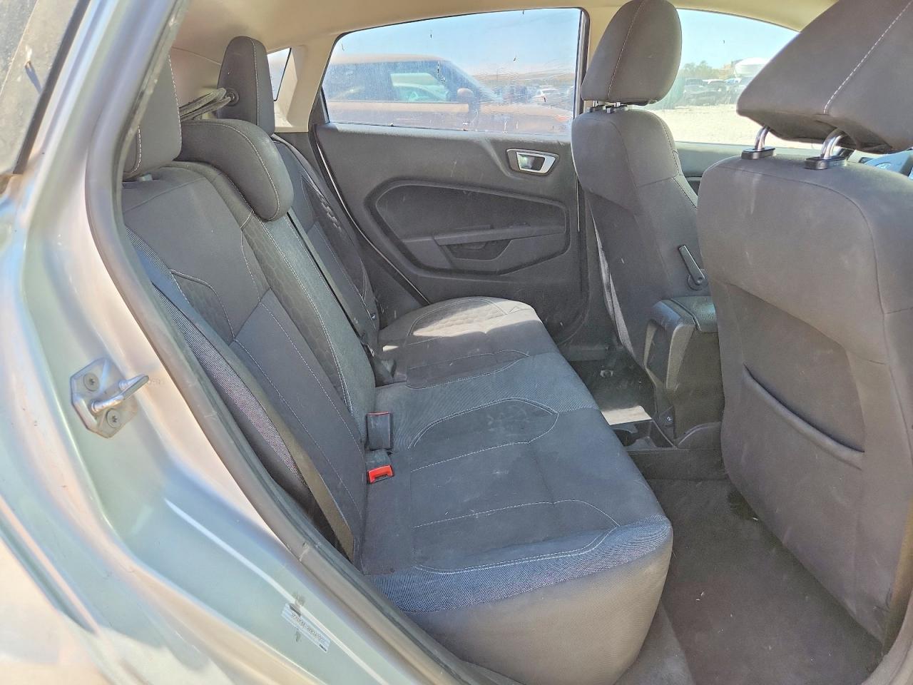 2014 Ford Fiesta Se Silver vin: 3FADP4EJ2EM160302