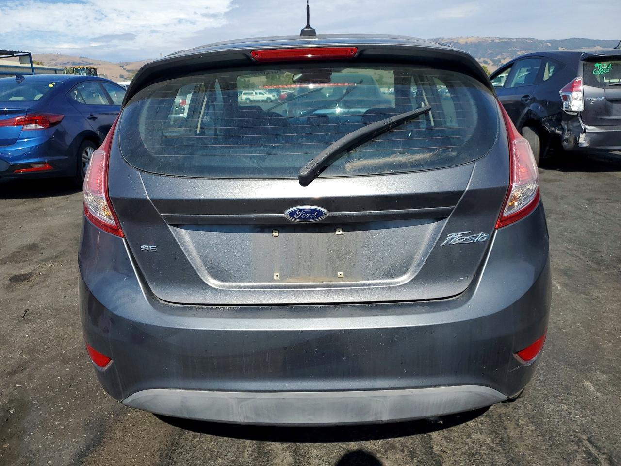 2015 Ford Fiesta Se Угольный vin: 3FADP4EJ2FM133442