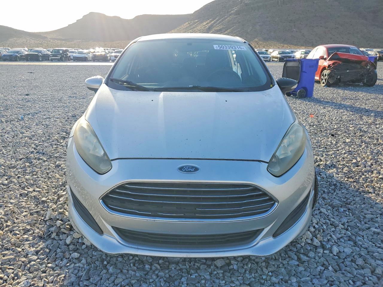 2015 Ford Fiesta Se Серебряный vin: 3FADP4EJ2FM211282