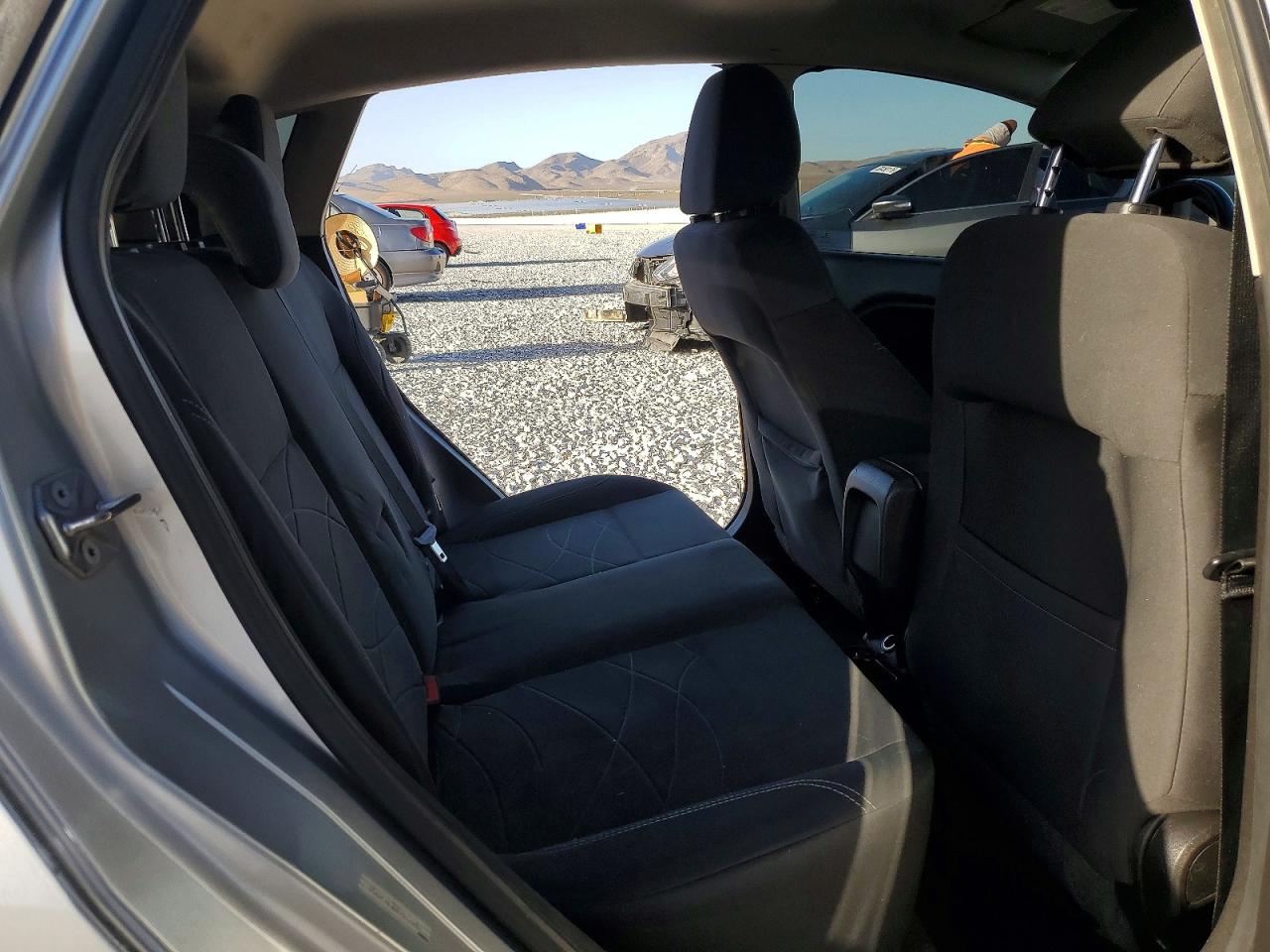 2015 Ford Fiesta Se Серебряный vin: 3FADP4EJ2FM211282