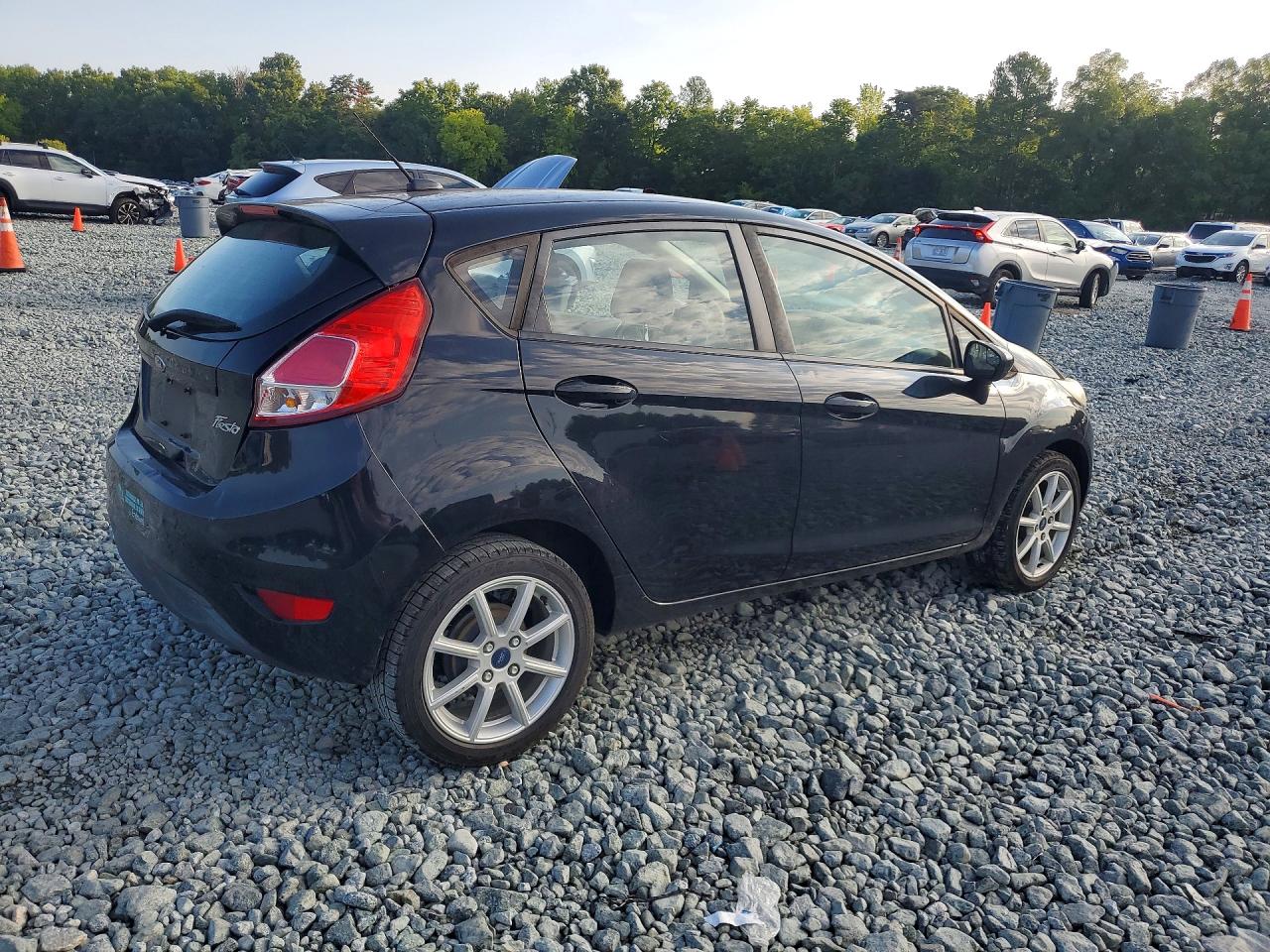 2017 Ford Fiesta Se Черный vin: 3FADP4EJ2HM136358