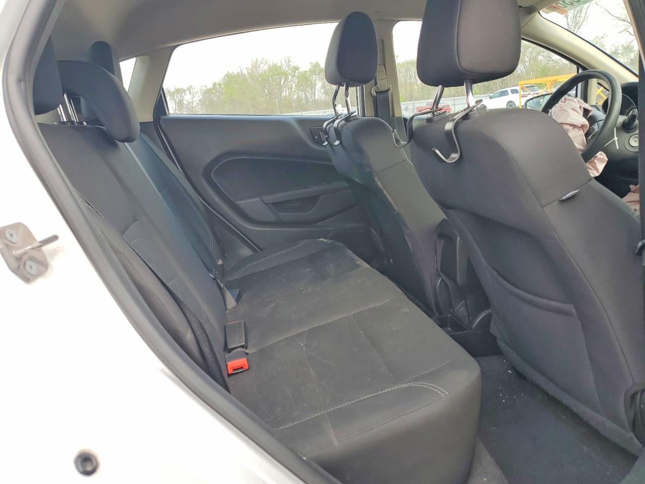 2019 Ford Fiesta Se White vin: 3FADP4EJ2KM155483