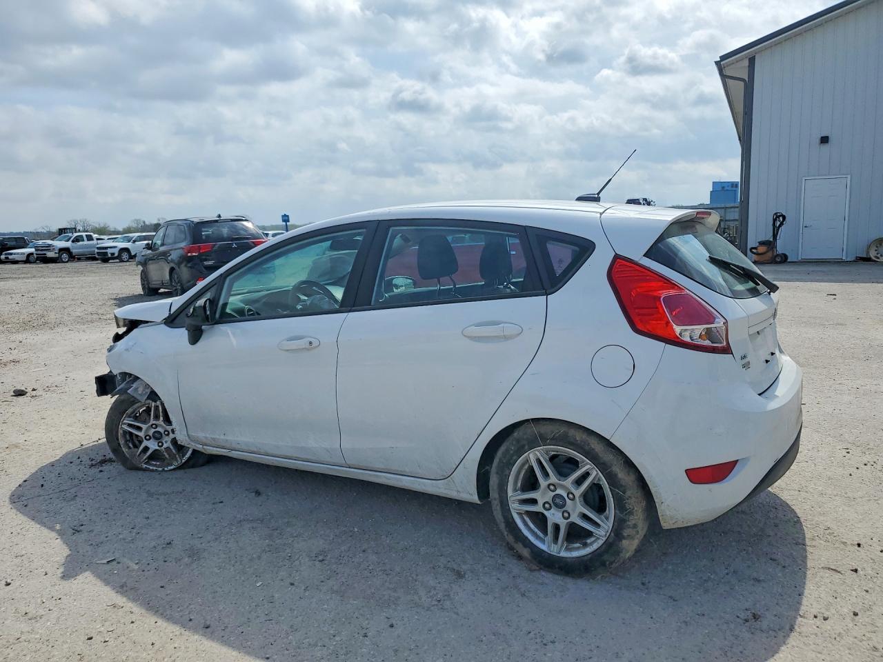 2019 Ford Fiesta Se White vin: 3FADP4EJ2KM155483