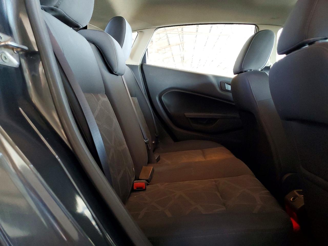 2011 Ford Fiesta Se Charcoal vin: 3FADP4EJ3BM143102