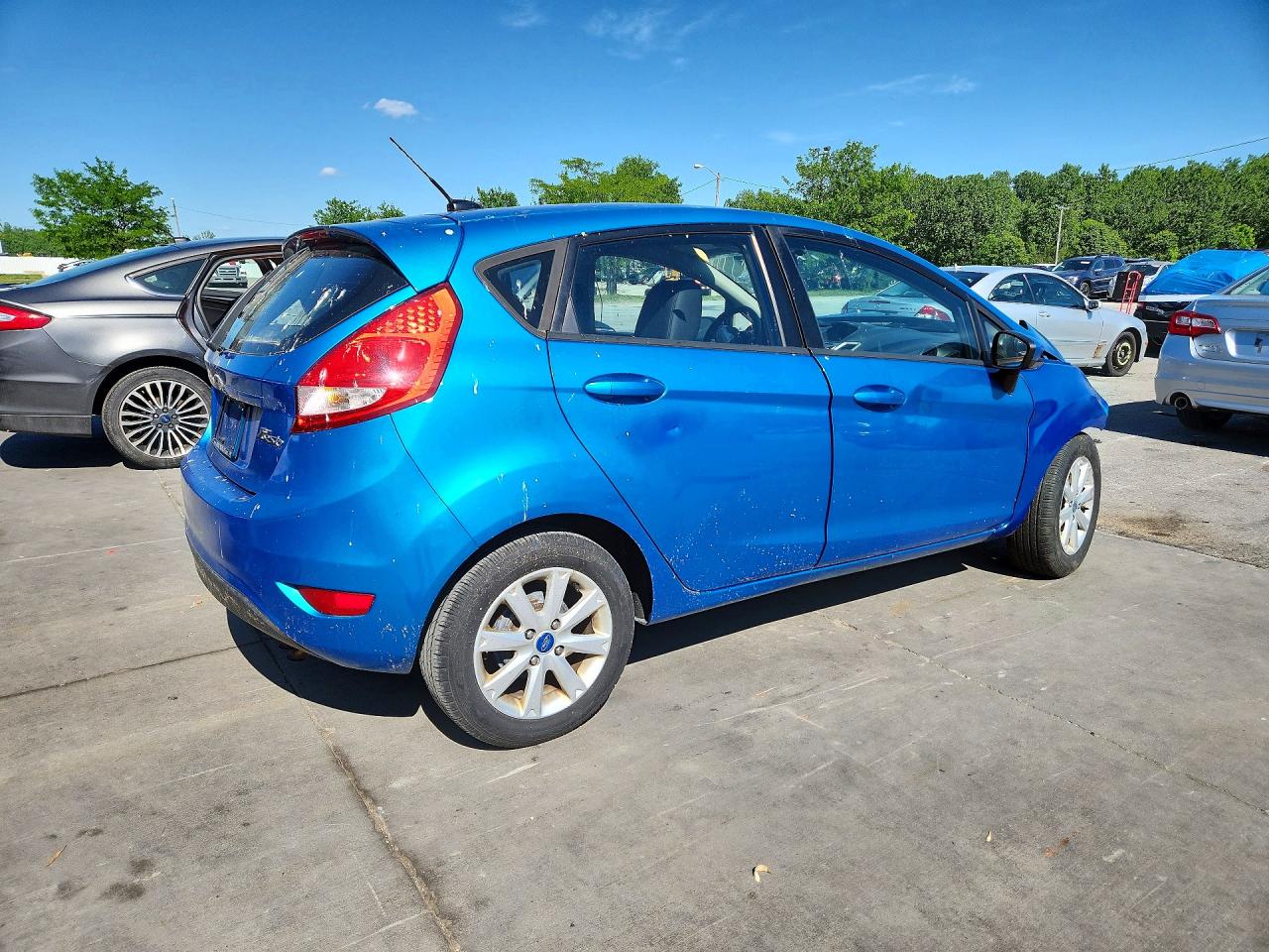 2012 Ford Fiesta Se Blue vin: 3FADP4EJ3CM105256