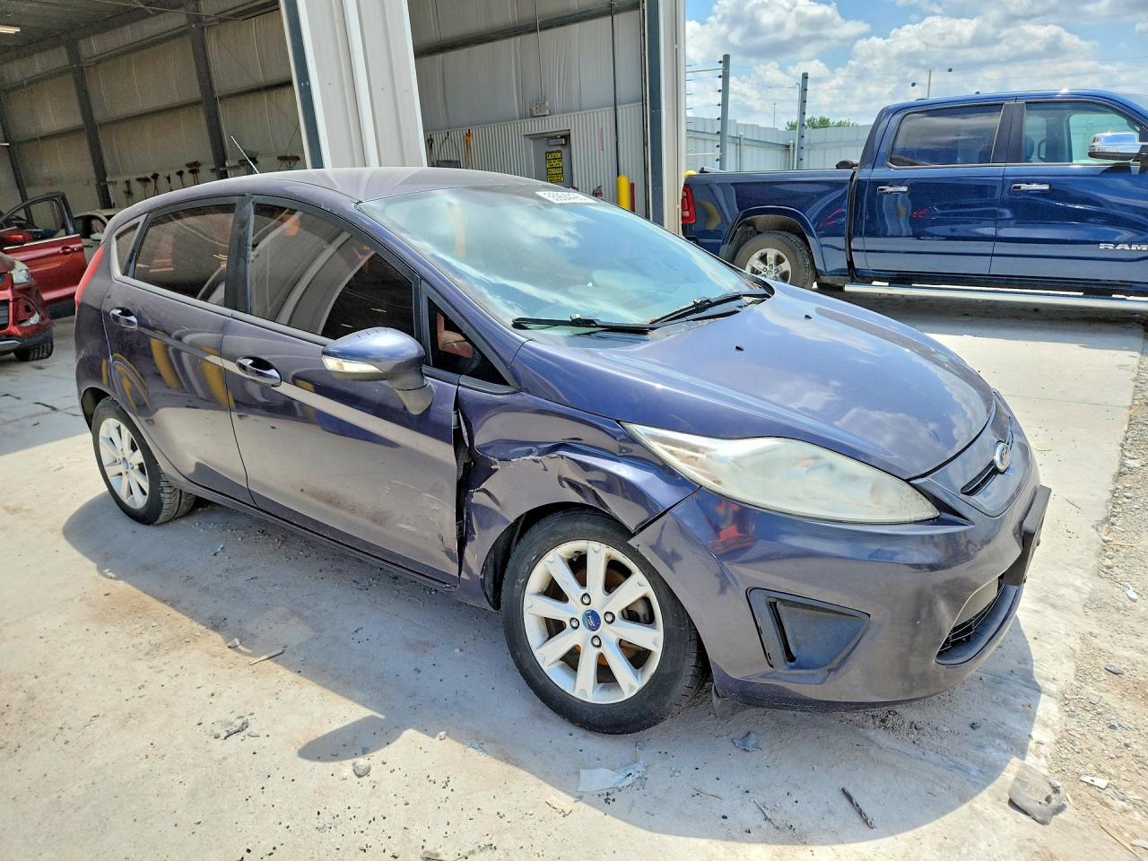 2013 Ford Fiesta Se Blue vin: 3FADP4EJ3DM153941