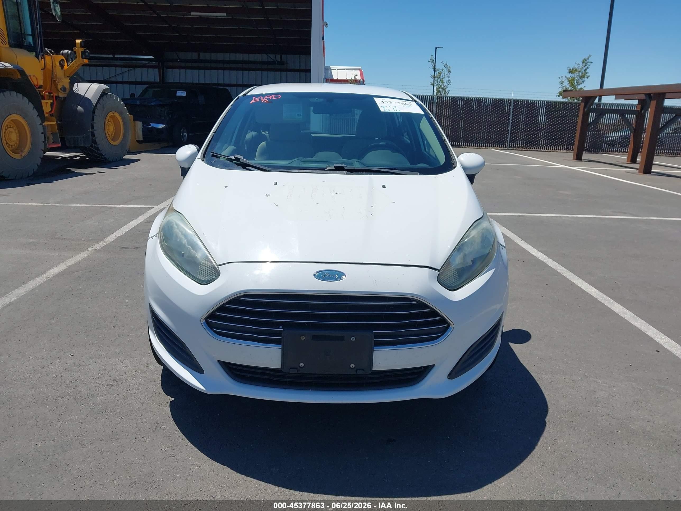 2014 Ford Fiesta Se Белый vin: 3FADP4EJ3EM121296