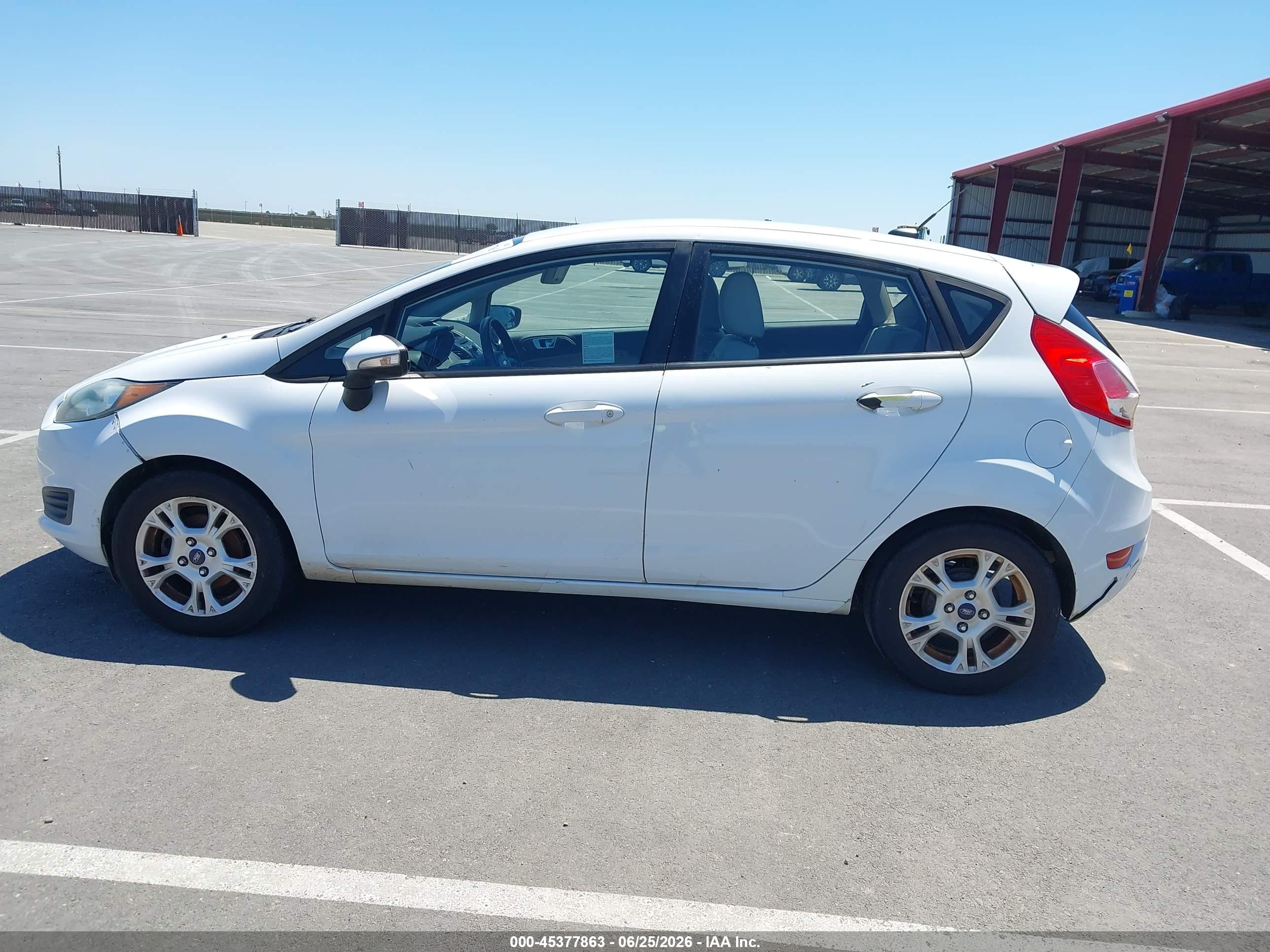 2014 Ford Fiesta Se Белый vin: 3FADP4EJ3EM121296