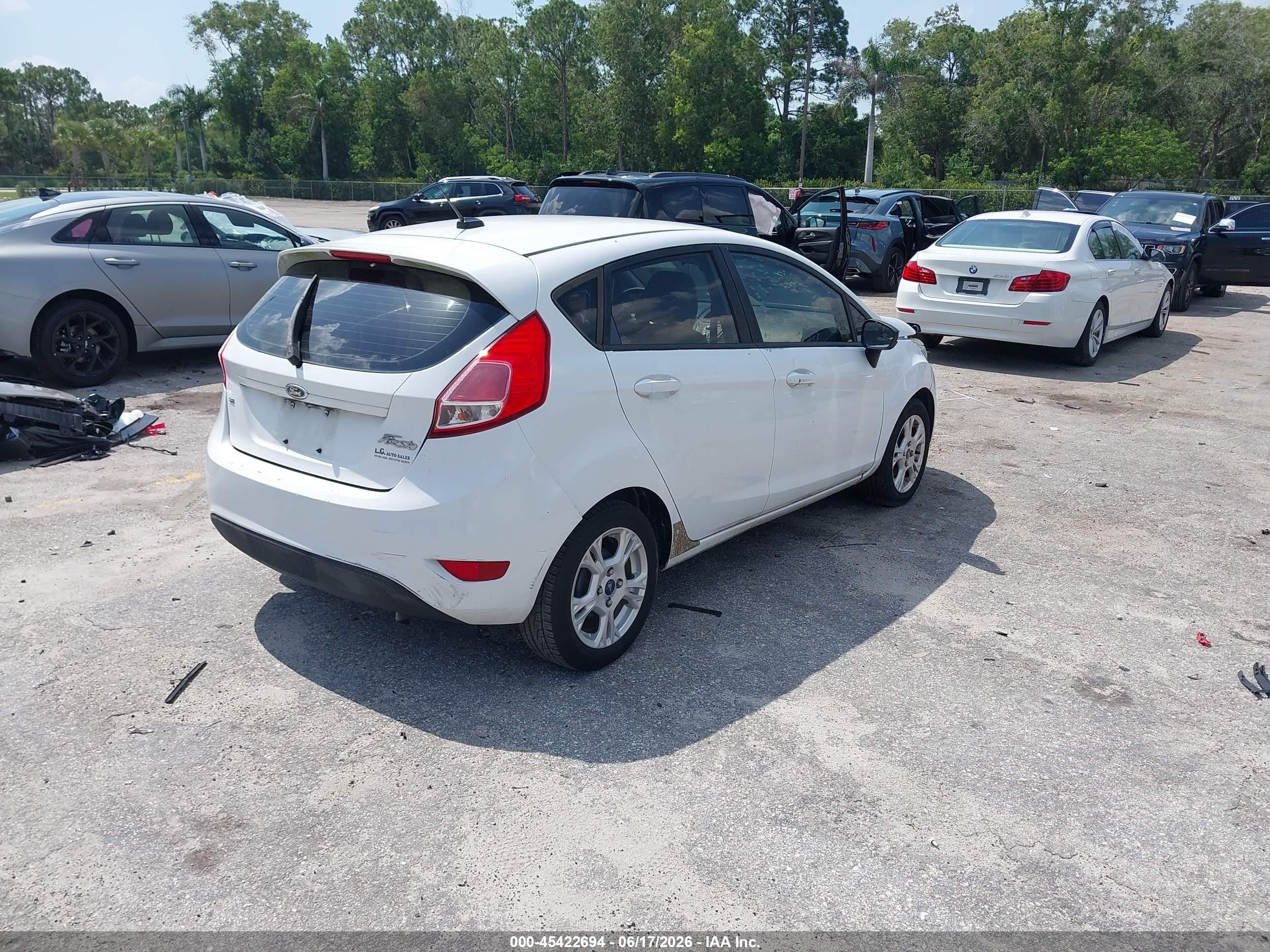 2014 Ford Fiesta Se White vin: 3FADP4EJ3EM133982