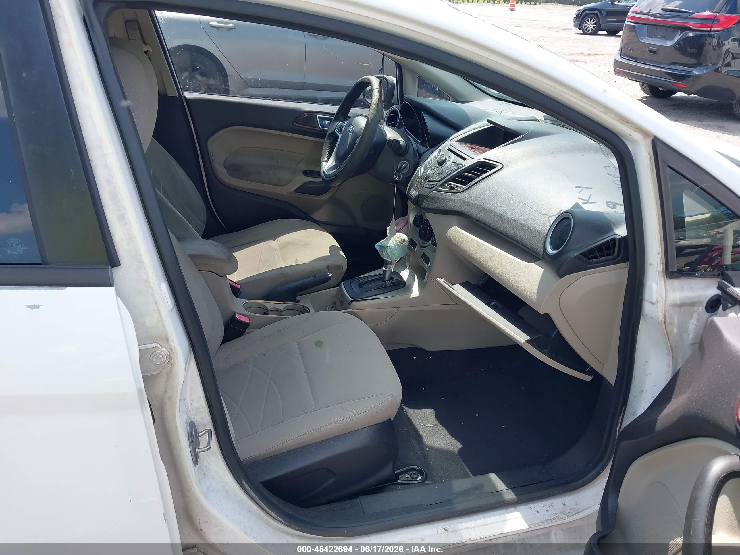 2014 Ford Fiesta Se White vin: 3FADP4EJ3EM133982