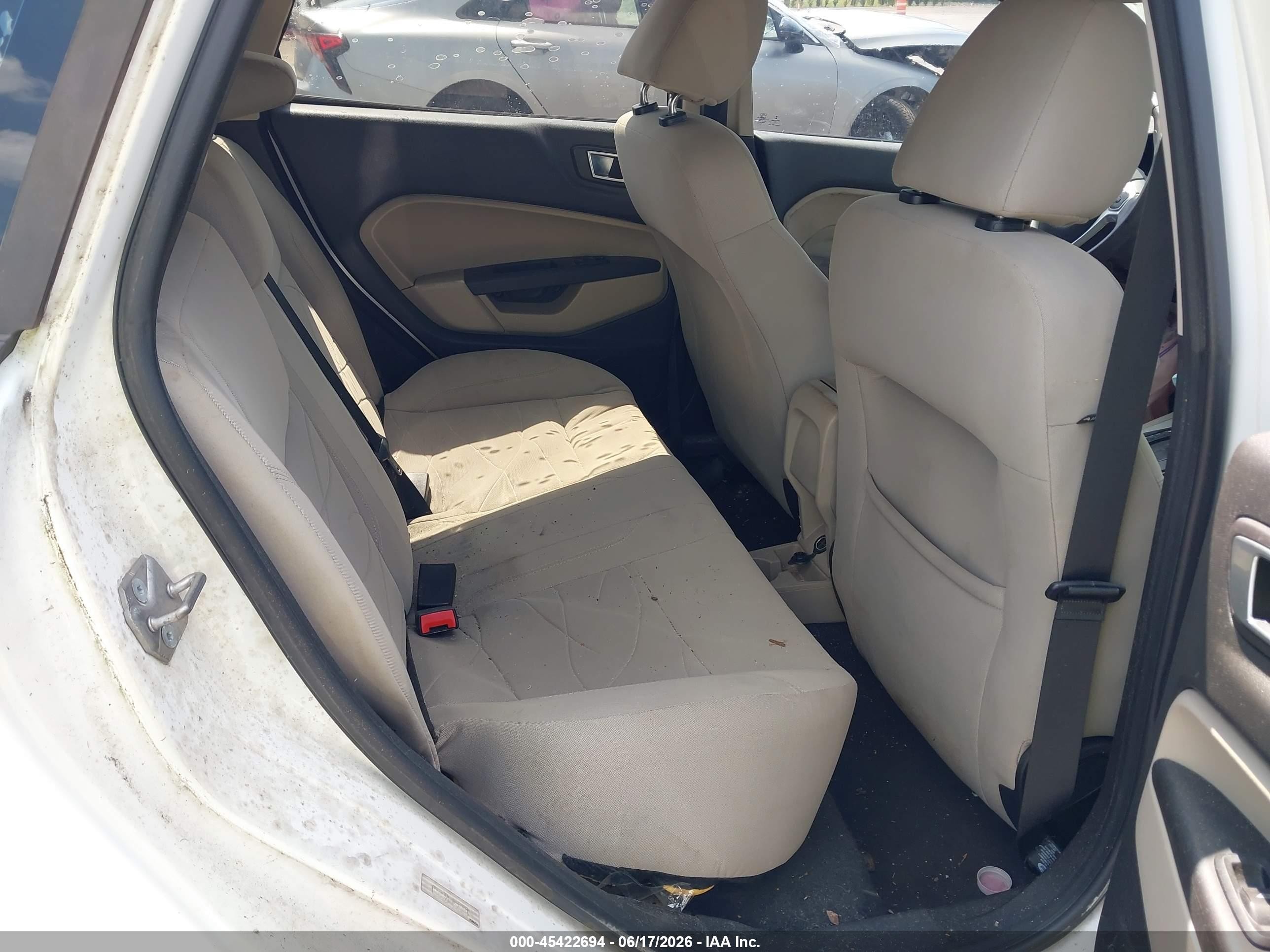 2014 Ford Fiesta Se White vin: 3FADP4EJ3EM133982