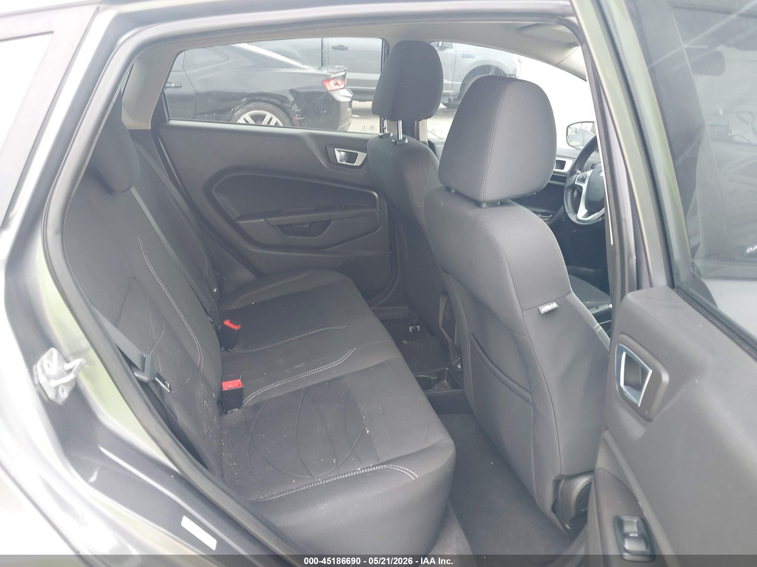 2014 Ford Fiesta Se Серый vin: 3FADP4EJ3EM174340