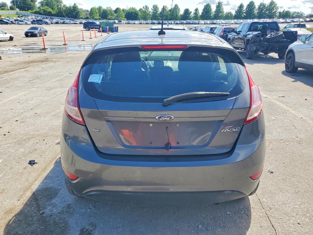 2015 Ford Fiesta Se Gray vin: 3FADP4EJ3FM118514