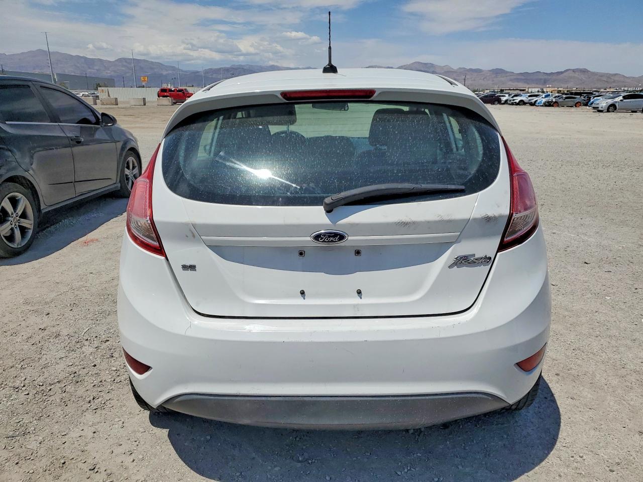 2015 Ford Fiesta Se White vin: 3FADP4EJ3FM146068