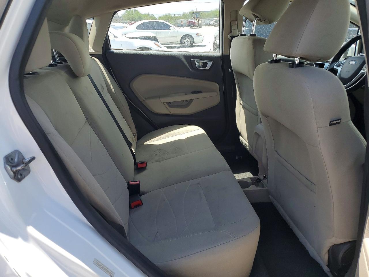 2015 Ford Fiesta Se White vin: 3FADP4EJ3FM146068