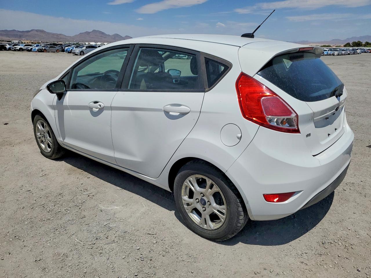 2015 Ford Fiesta Se White vin: 3FADP4EJ3FM146068