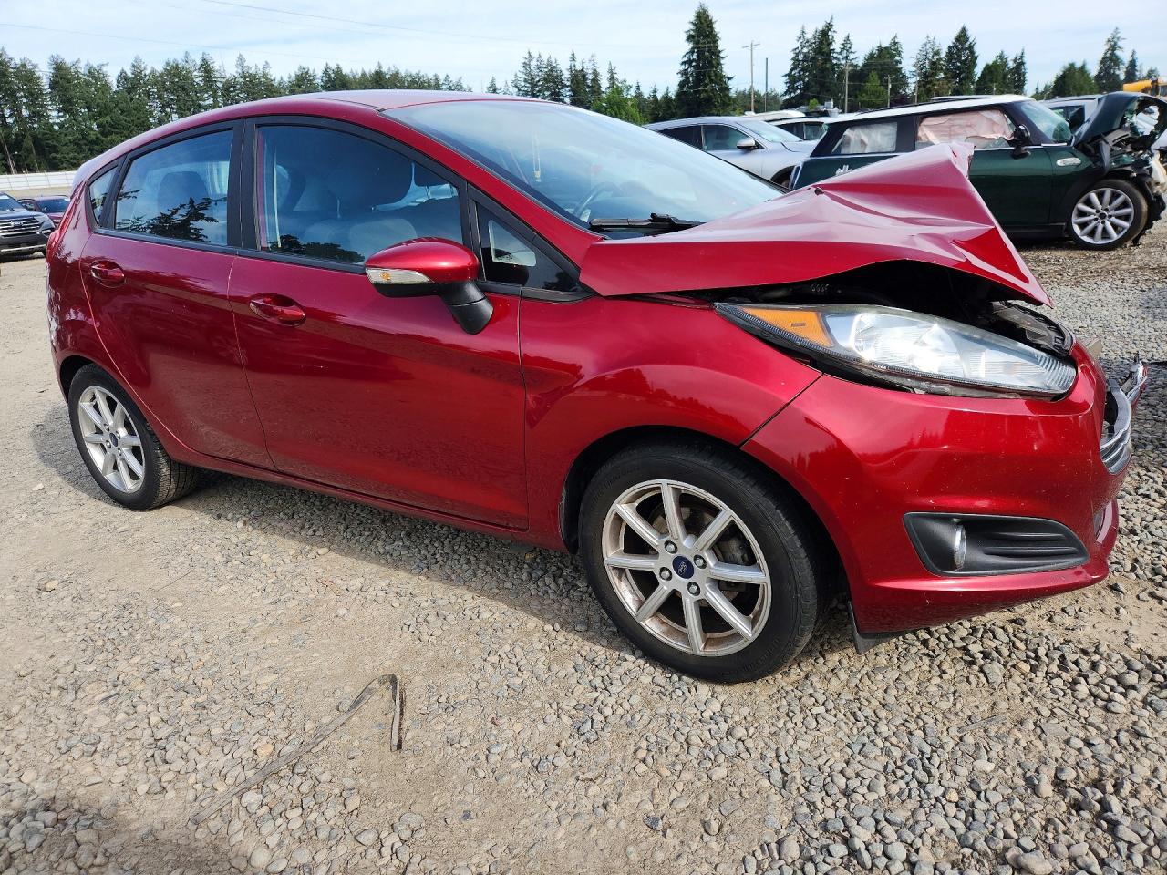 2015 Ford Fiesta Se Red vin: 3FADP4EJ3FM196839