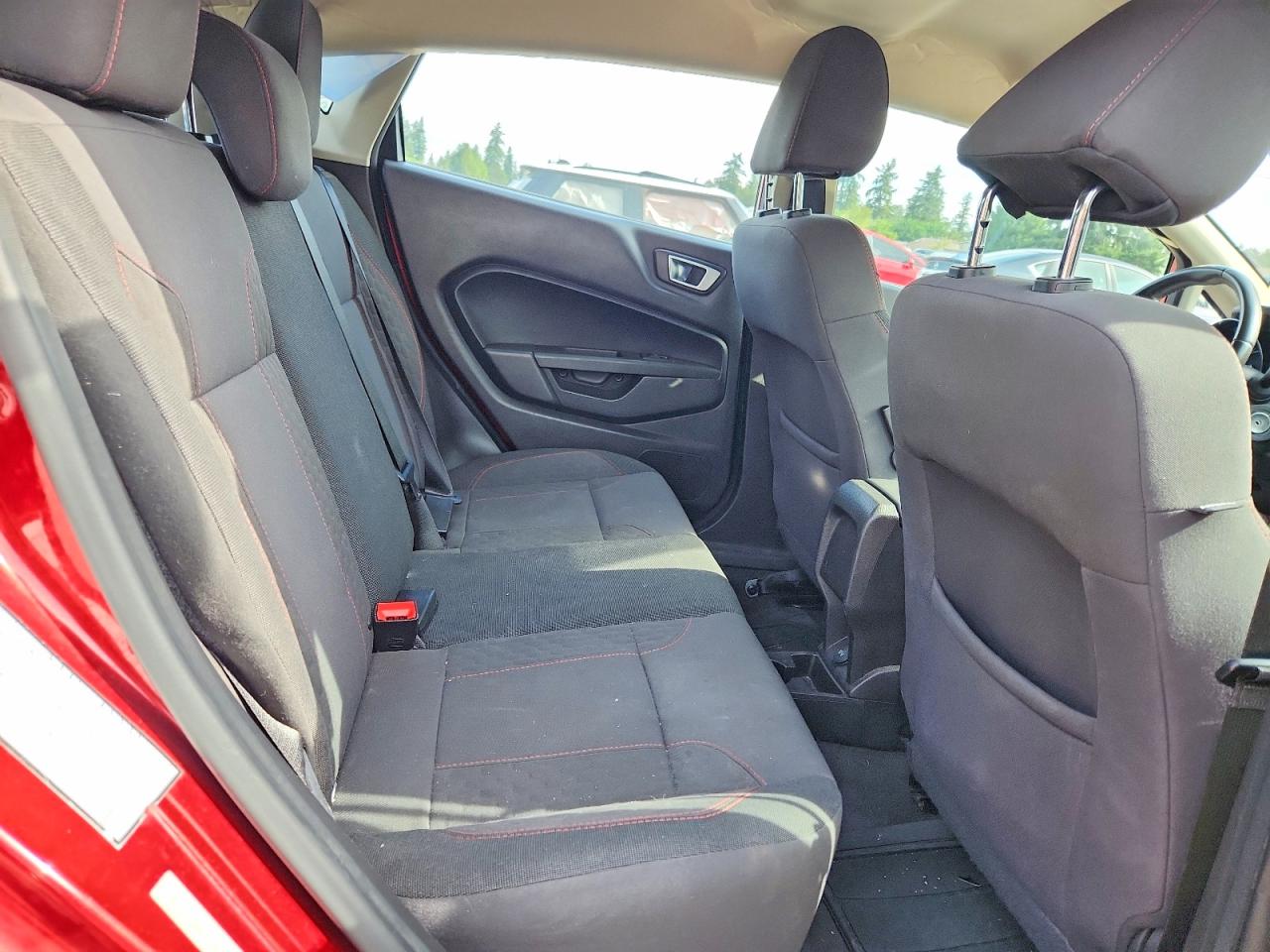 2015 Ford Fiesta Se Red vin: 3FADP4EJ3FM196839