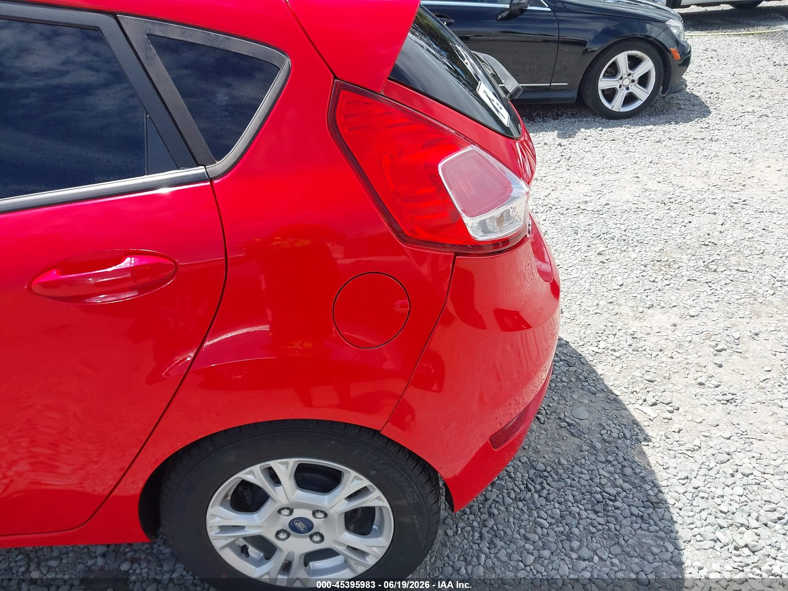 2015 Ford Fiesta Se Red vin: 3FADP4EJ3FM200551