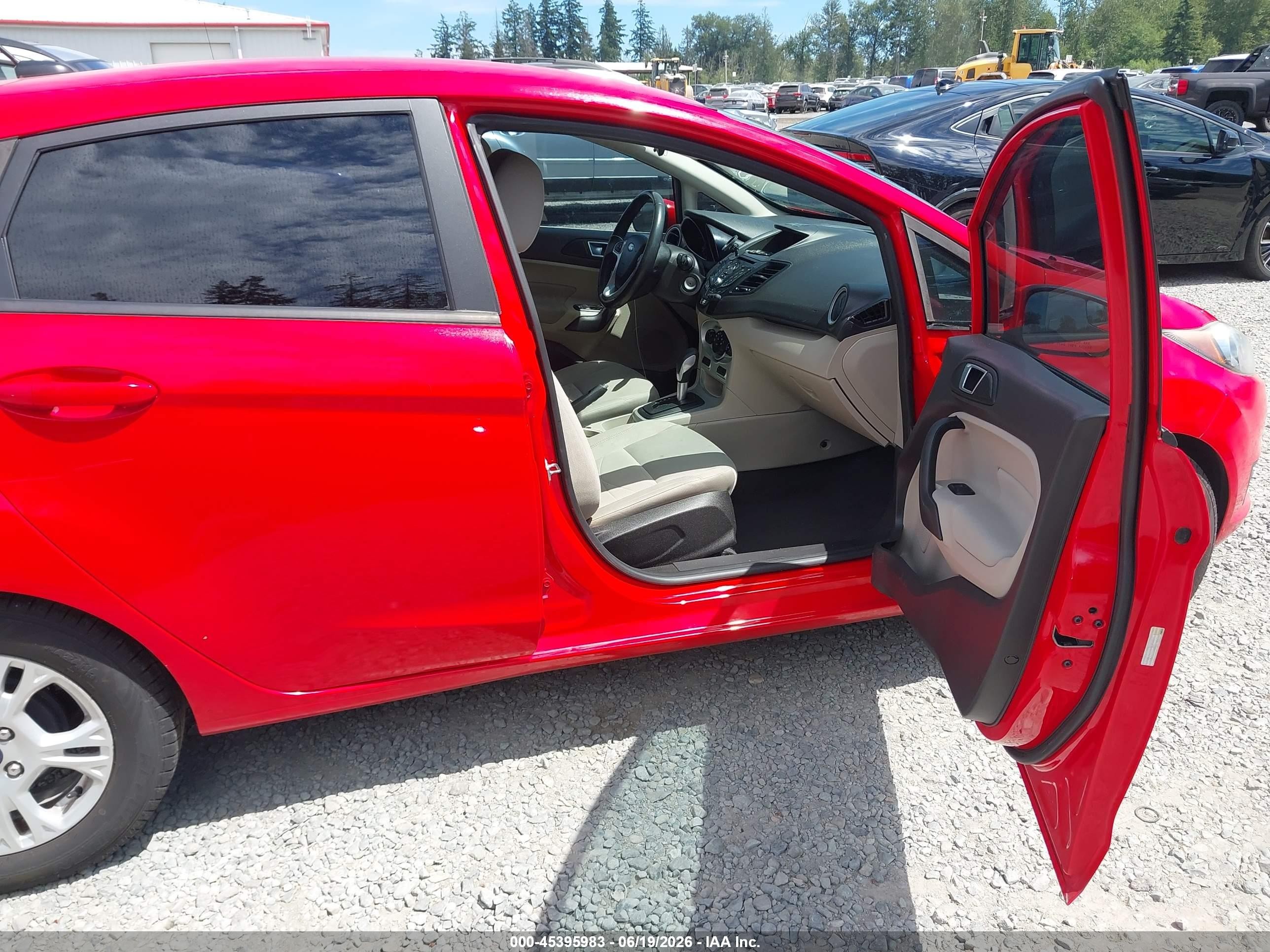 2015 Ford Fiesta Se Red vin: 3FADP4EJ3FM200551