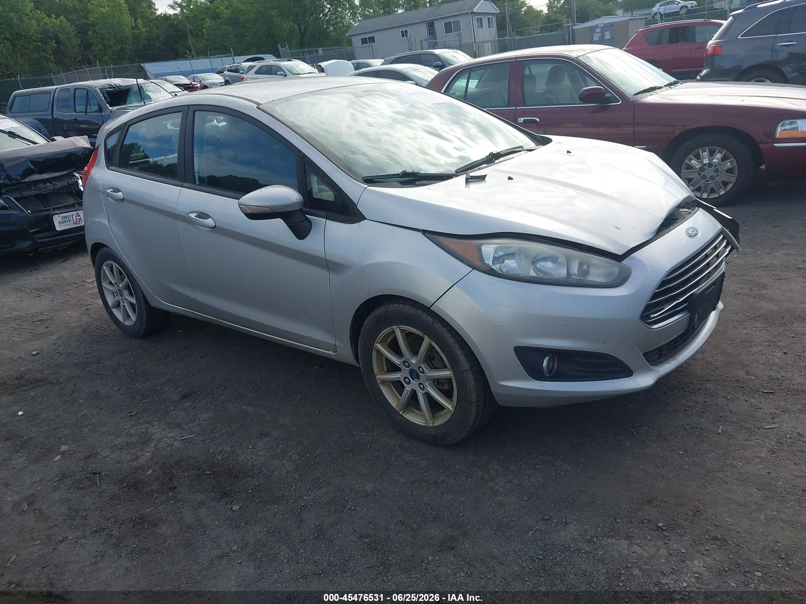 2015 Ford Fiesta Se Silver vin: 3FADP4EJ3FM208908