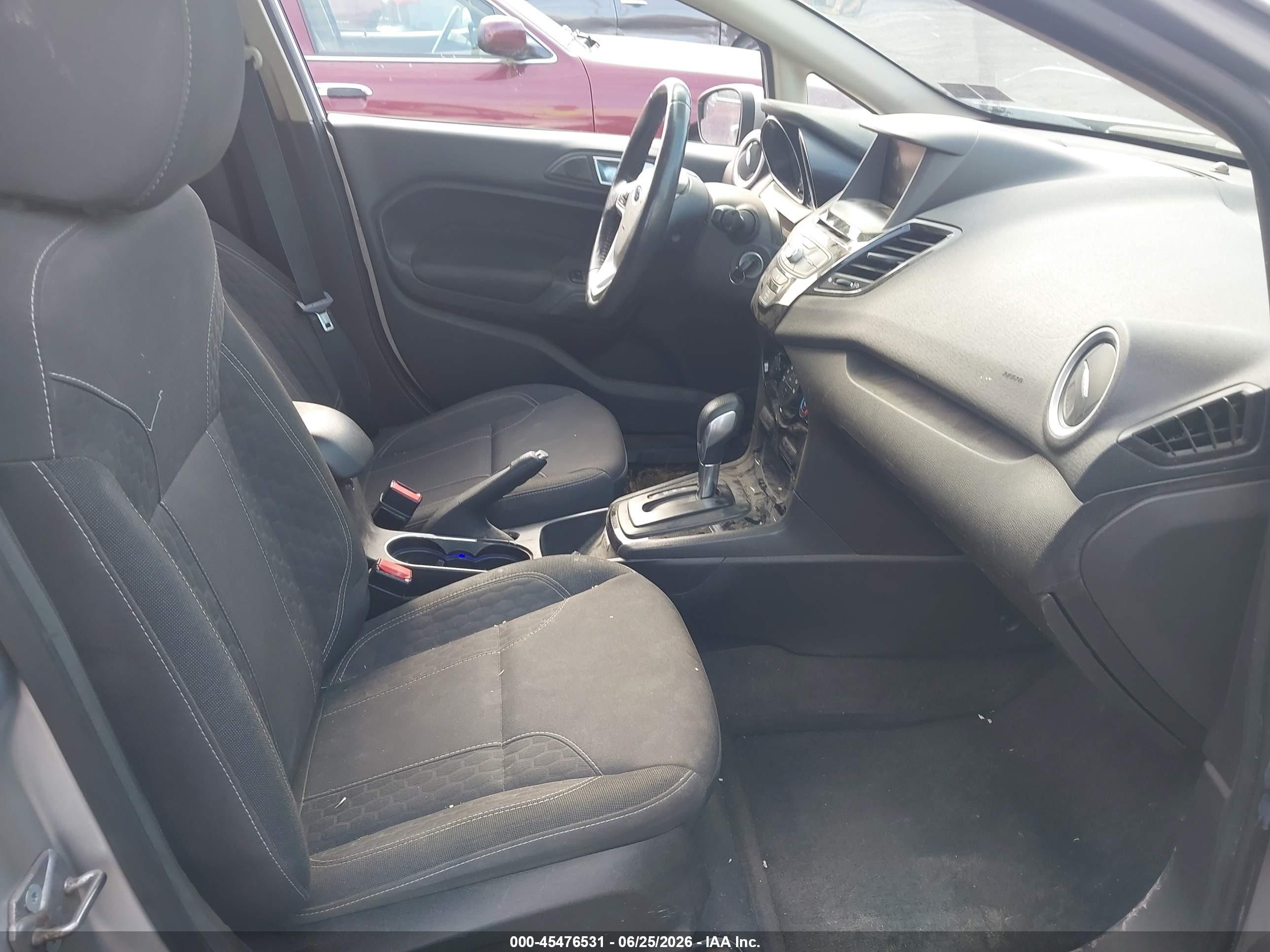 2015 Ford Fiesta Se Silver vin: 3FADP4EJ3FM208908
